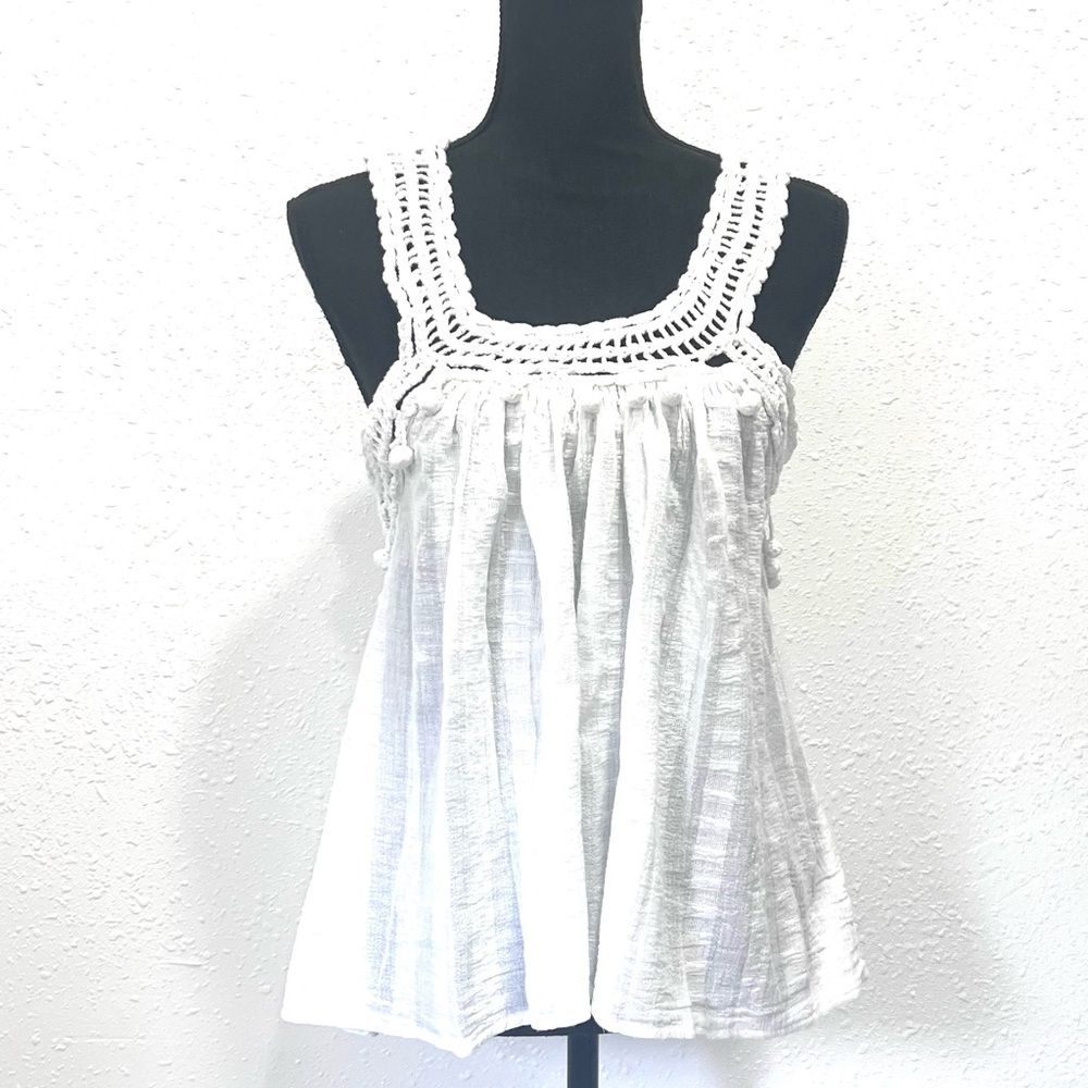 White Sleeveless Smocked Ruffled Blouse S